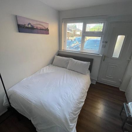 Thamesmead  Fantastic Studio, Private Bathroom And Mini Kitchen. מראה חיצוני תמונה