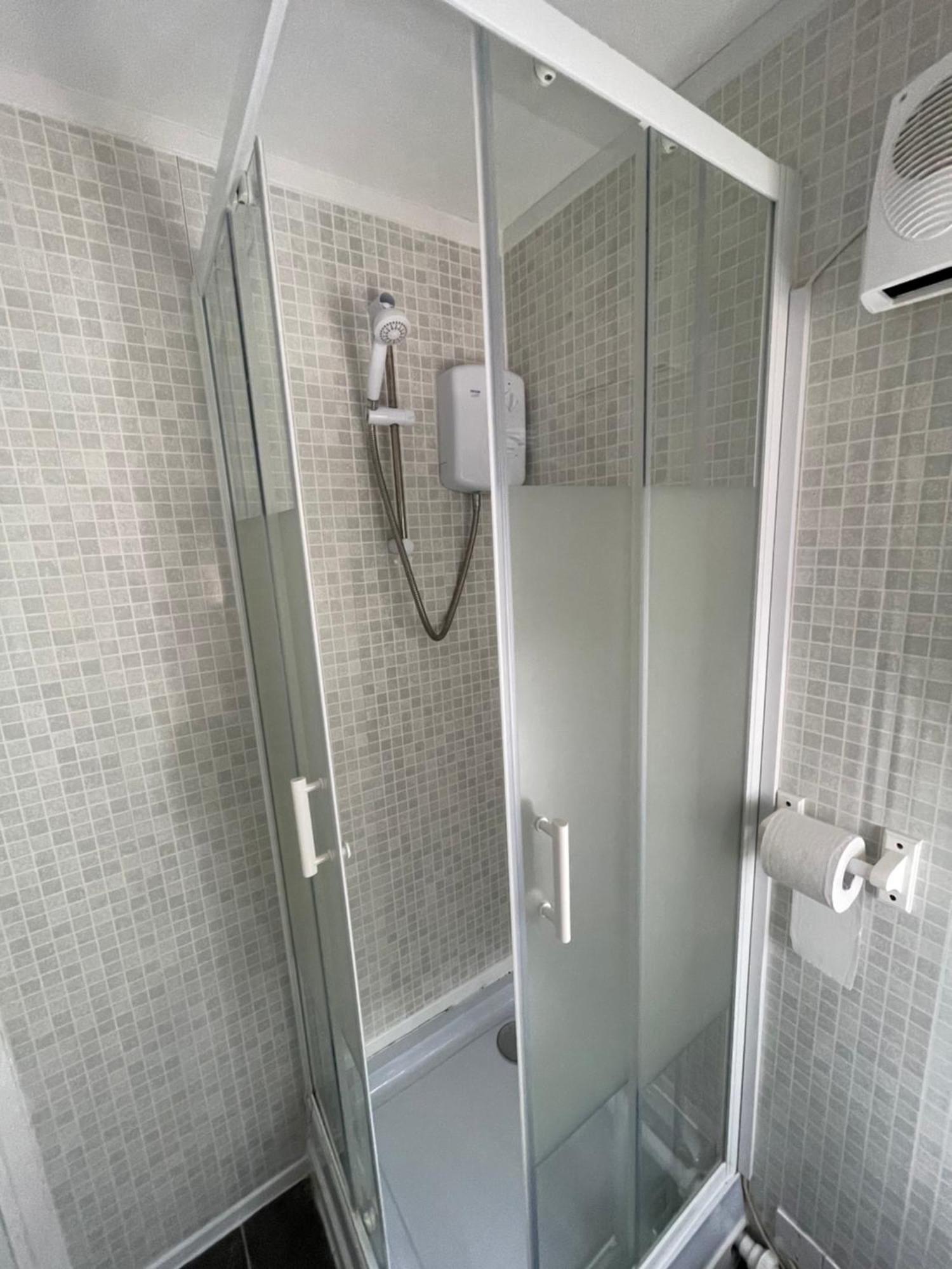 Thamesmead  Fantastic Studio, Private Bathroom And Mini Kitchen. מראה חיצוני תמונה